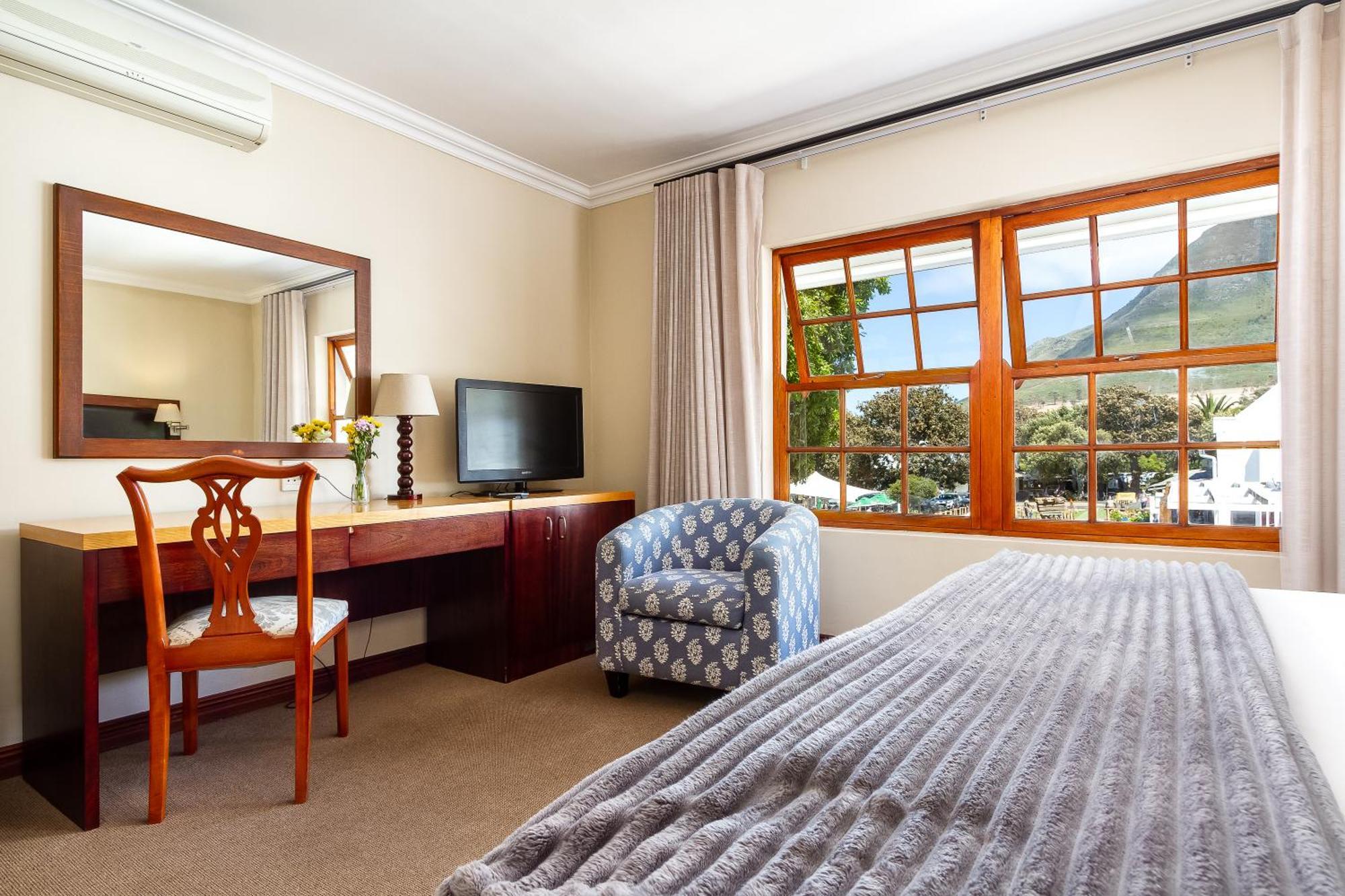 Noordhoek Village Hotel Esterno foto